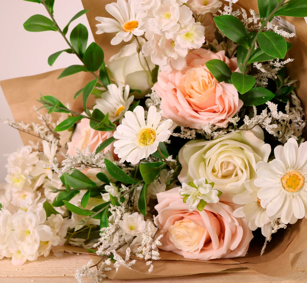 Blush Harmony — Instant Bloom Bouquet